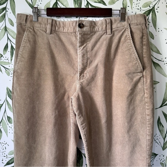 L.L. Bean Vintage Comfort Waist Corduroy Pants. Khaki/Brown. 36x29. - Picture 2 of 8
